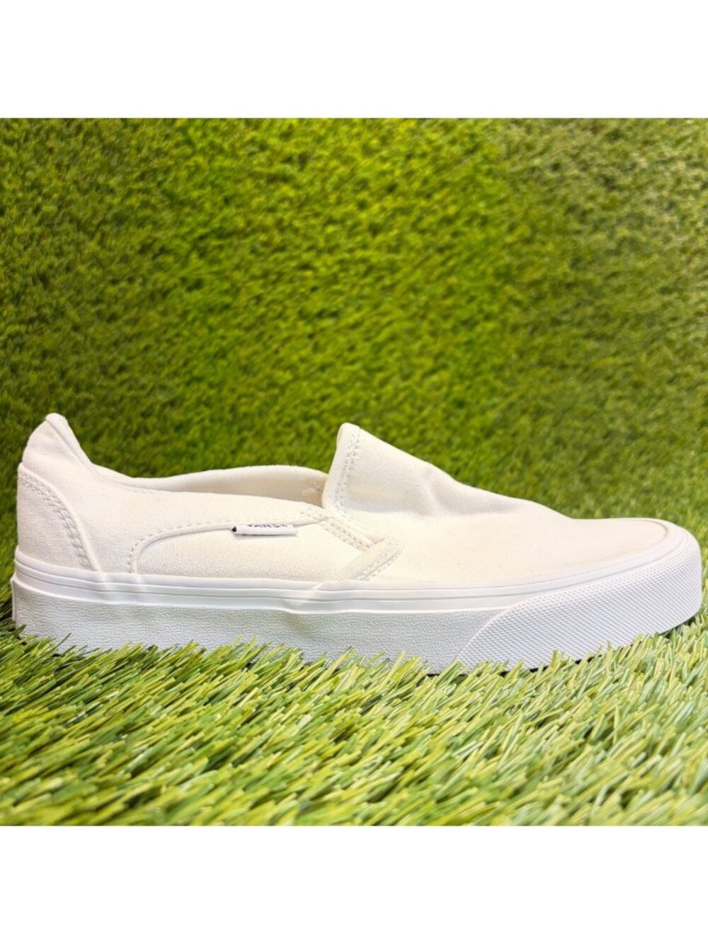 Vans Classic Slip-On Womens Size 6.5 White Athletic Skateboard Shoes Sneakers